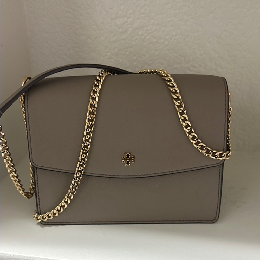 Tory Burch Beige Shoulder Bag with Gold Chain